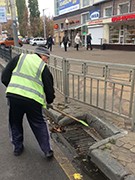 В районах Воронежа усилили работу по уборке улиц