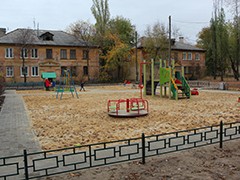 В Левобережном районе завершилось благоустройство сквера и новой детской площадки