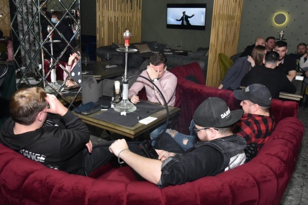 &laquo;Где почитать про запреты?&raquo; Как в воронежских барах соблюдают &laquo;антиковидные&raquo; ограничения  