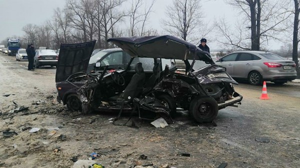 В Воронежской области один человек погиб при столкновении двух легковушек