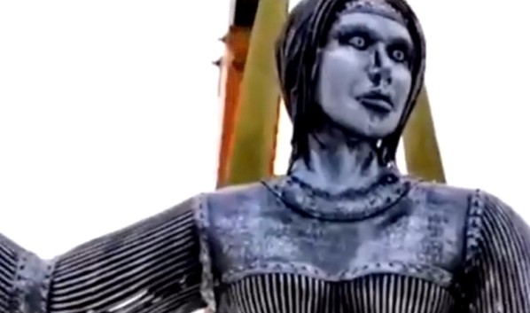 Испугавшую жителей нововоронежскую Алёнку демонтировали