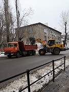 В Ленинском районе продолжается уборка территории