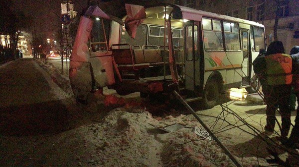 В Воронеже "Газель" врезалась в маршрутку