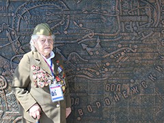 Вадим Кстенин поздравил защитницу Воронежа, знаменитую &laquo;железную бабушку&raquo; с днем рождения