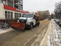 Комбинаты благоустройства продолжают уборку города