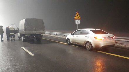 В Воронежской области на скользкой трассе случилось массовое ДТП с пожаром