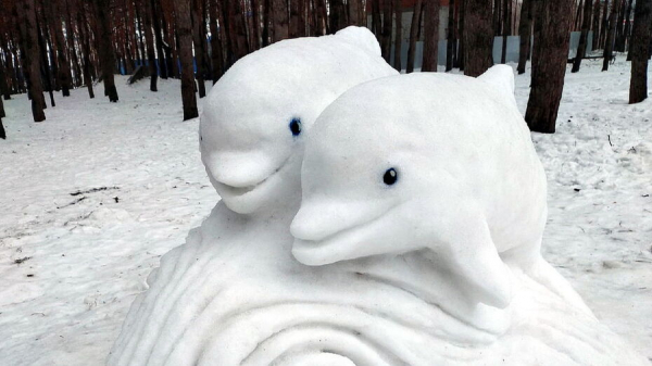 Снежные дельфины поселились в воронежском парке