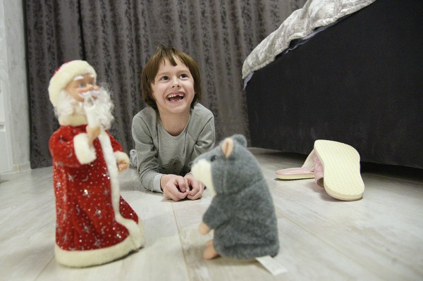 &laquo;Мы вылечим сыночка&raquo;. Как помочь воронежскому мальчику без уха и слуховых проходов