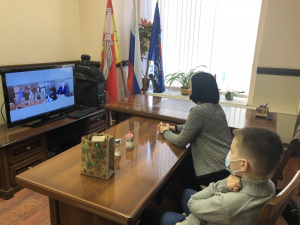 Воронежский сенатор Сергей Лукин провел прием семей с детьми