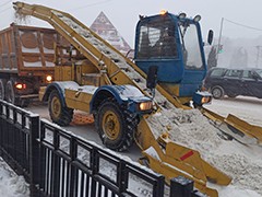 Комбинаты благоустройства продолжают уборку города