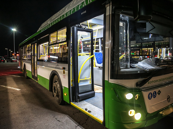 В Воронеже работа общественного транспорта в новогоднюю ночь будет продлена