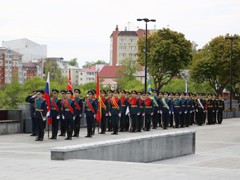 Вадим Кстенин возложил цветы к могиле Неизвестного Солдата на площади Победы