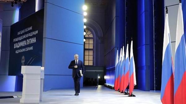 Новые выплаты и массовая диспансеризация. О чем заявил президент Владимир Путин