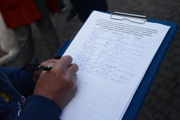 &laquo;Вырубили здоровые сосны&raquo;. Участок у Северного леса оказался в центре скандала