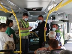 Воронежских перевозчиков и пассажиров проверили на соблюдение масочного режима
