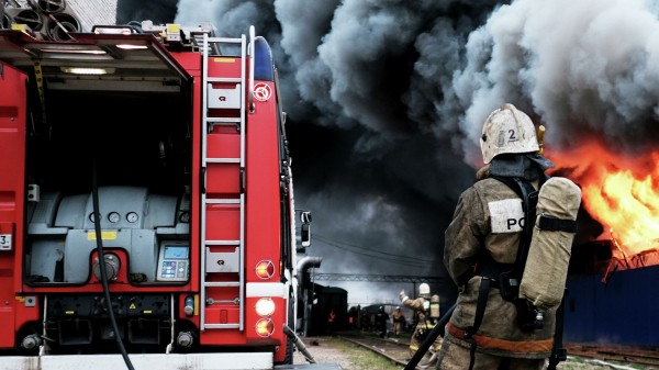 В Воронежской области загорелся жилой дом