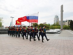 Вадим Кстенин возложил цветы к могиле Неизвестного Солдата на площади Победы