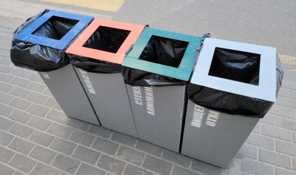 До конца 2021 года в Воронеже установят 911 урн для раздельного сбора мусора