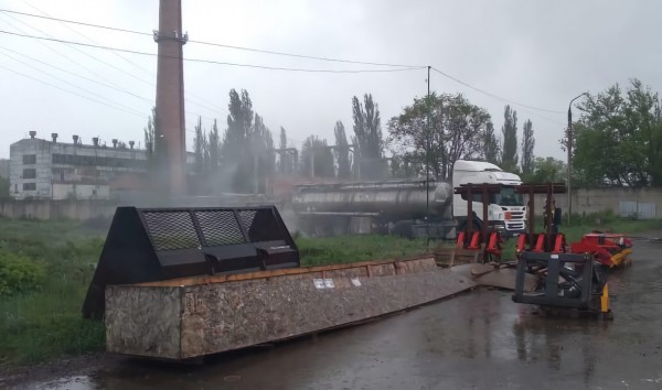 В Воронеже из автоцистерны утекла ядовитая азотная кислота