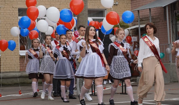 В Воронеже больше 5 тысяч выпускников простились со школой