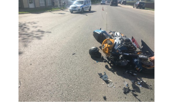 Попавший под Воронежем в аварию мотоциклист на Honda скончался в больнице