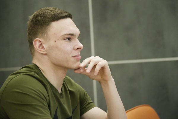 &laquo;Хочу отдать долги своим родителям&raquo;. Юный воронежский хоккеист мечтает оказаться в НХЛ