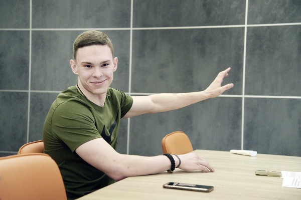 &laquo;Хочу отдать долги своим родителям&raquo;. Юный воронежский хоккеист мечтает оказаться в НХЛ