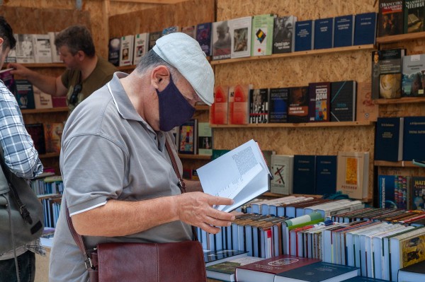 &laquo;Мы пережили 90-е, что нам пандемия!&raquo; О чем рассказали российские книгоиздатели в Воронеже