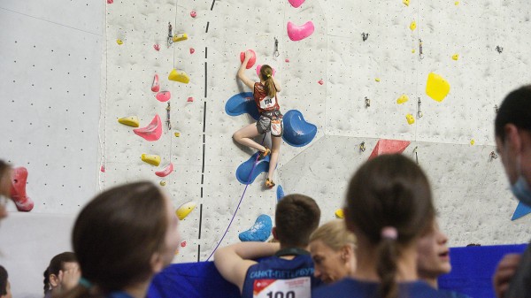 Вверх &ndash; за победой. В Воронеже стартовало первенство России по скалолазанию