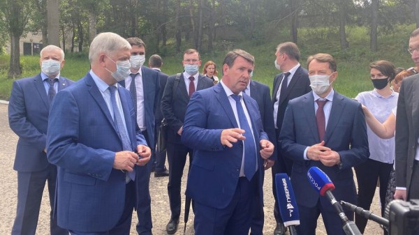 Вице-спикер Госдумы и воронежский губернатор проверили правобережные очистные сооружения