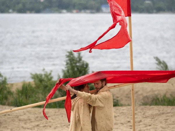 Опера на вокзале и девушка-землекоп. Как в Воронеже прошли перформансы Платоновфеста