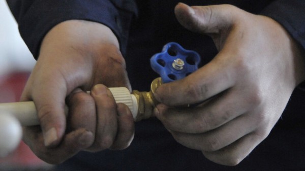 Поставщика оштрафовали на 1,5 тыс за пропажу на 2 недели воды в 10 домах в центре Воронежа