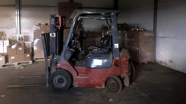 Воронежские силовики пресекли канал распространения поддельного алкоголя и сигарет