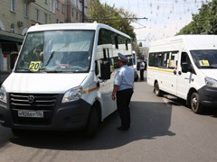В Воронеже продолжаются рейды по соблюдению масочного режима в общественном транспорте