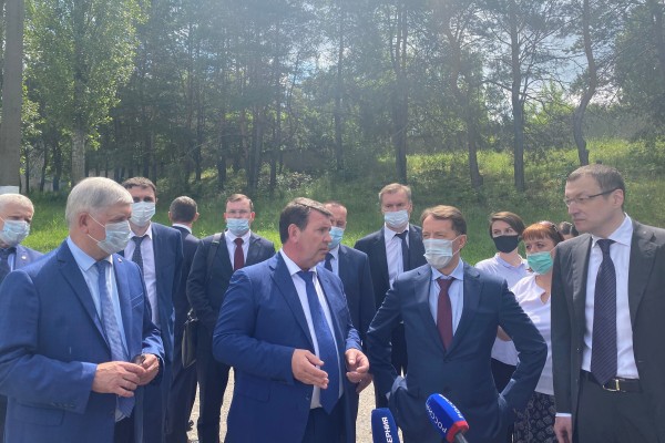 Вице-спикер Госдумы и воронежский губернатор проверили правобережные очистные сооружения
