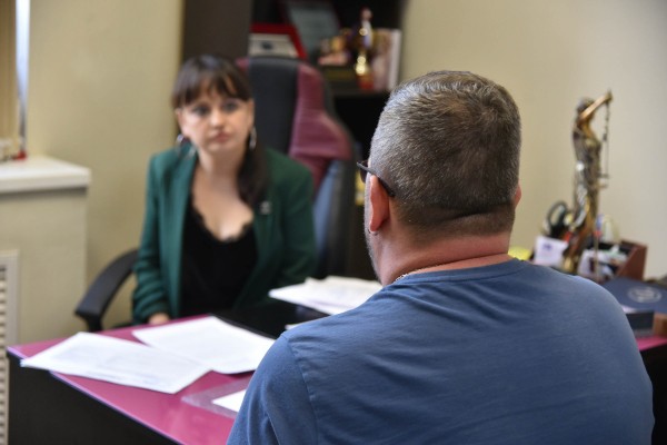 &laquo;На выход&raquo;. Бабушка-инвалид из Воронежа из-за кредита в 242 тыс рублей лишилась дома