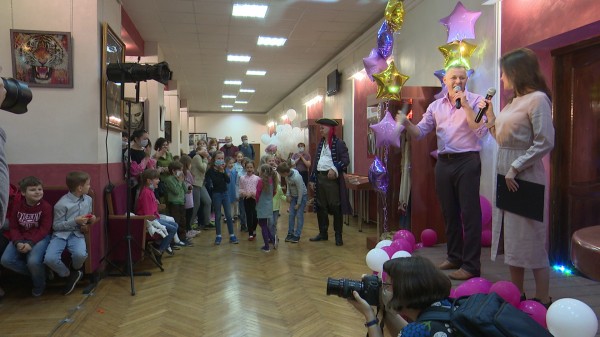 Спектакли и подарки. Как в Воронеже отметили День защиты детей