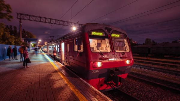 Опера на вокзале и девушка-землекоп. Как в Воронеже прошли перформансы Платоновфеста