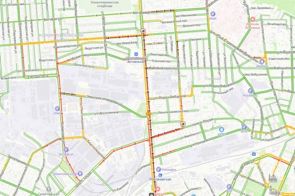 ДТП с грузовиком на Московском проспекте осложнило дорожную ситуацию в Воронеже