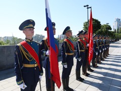 Глава Воронежа Вадим Кстенин принял участие в церемонии возложения цветов и венков к могиле Неизвестного солдата