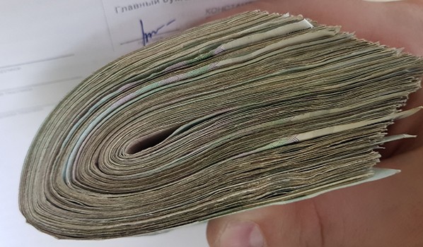 В Воронеже горожанка потеряла 418 тысяч рублей после общения со лжебанкиром