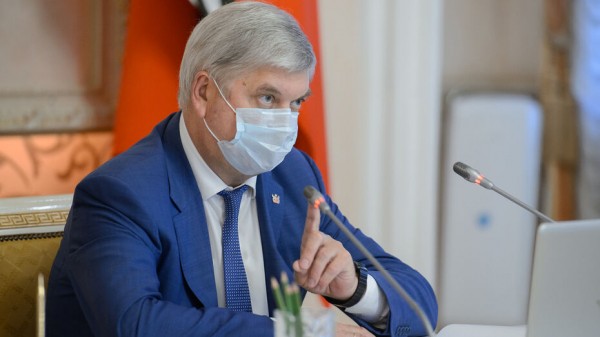 Губернатор поручил пускать на &laquo;Воронежский марафон&raquo; привившихся от COVID-19 и переболевших