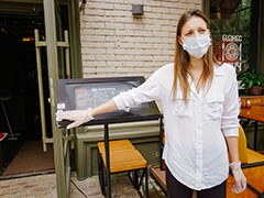 В Воронеже проверили учреждения общепита на предмет доступности для людей с ограниченными возможностями