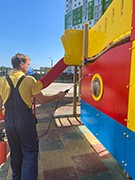 Управляющими компаниями ведется обеззараживающая обработка подъездов и дворового оборудования