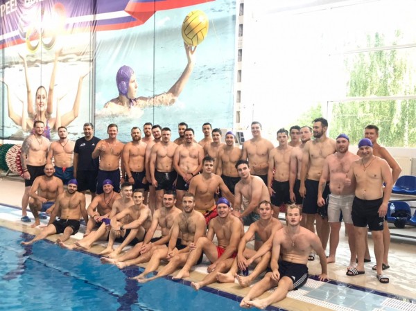 "Буран" провел тренировку в бассейне Ко всем новостям