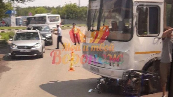 Маршрутка сбила пожилого велосипедиста в Железнодорожном районе Воронежа