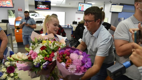 &laquo;Буду наслаждаться днями с родными&raquo;. Как Воронеж встретил свою олимпийскую чемпионку