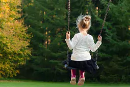 Владимир Путин подписал указы о выплате 15 тыс рублей военным и работникам госорганов