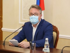 Глава города Вадим Кстенин провел еженедельное планерное совещание