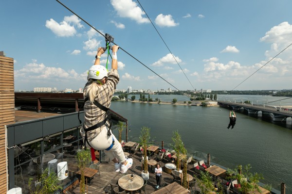 Экстрим или транспорт. Над Воронежским водохранилищем запустили троллей
